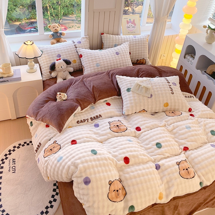 91家纺网 家纺一手货源 找家纺 艾橙 2025新款泡泡牛奶绒加厚保暖印花四件套 卡皮巴拉