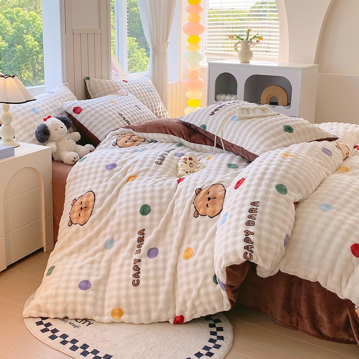 91家纺网 家纺一手货源 找家纺 艾橙 2025新款泡泡牛奶绒加厚保暖印花四件套 卡皮巴拉