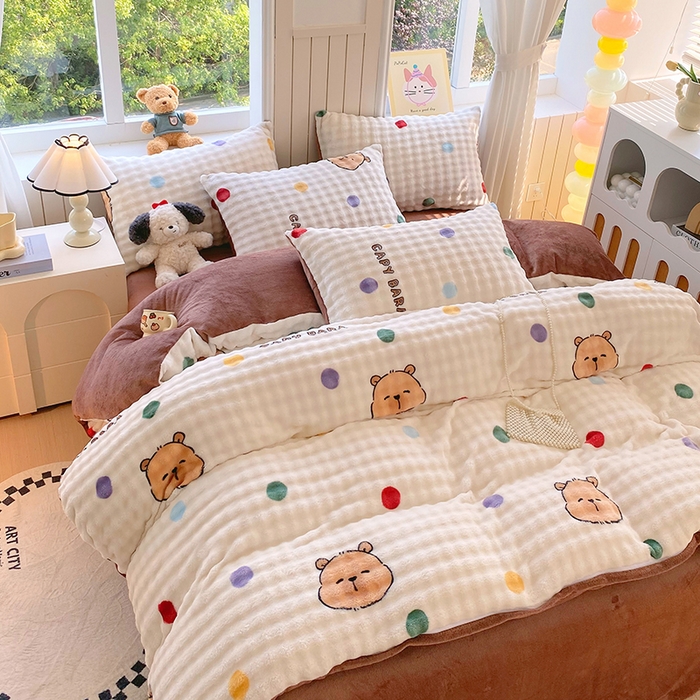 91家纺网 家纺一手货源 找家纺 艾橙 2025新款泡泡牛奶绒加厚保暖印花四件套 卡皮巴拉