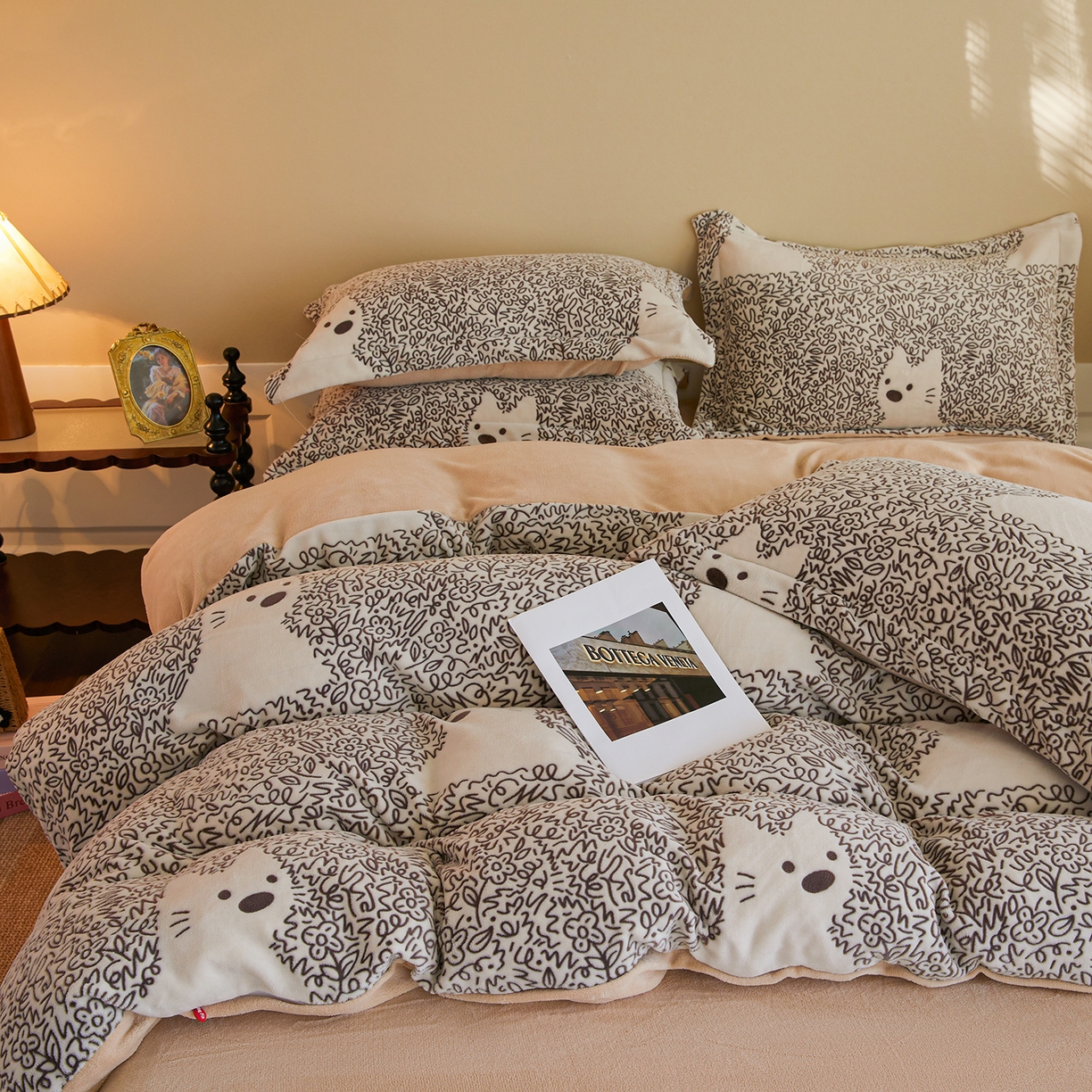 91家纺网 家纺一手货源 找家纺 菡宝 【主推第三批 带质检报告】A类全消光230g雕花绒牛奶绒四件套支持定制定做尺寸 萌趣小狗