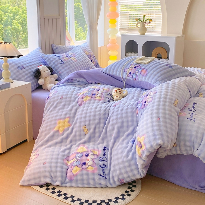 91家纺网 家纺一手货源 找家纺 艾橙 2025新款泡泡牛奶绒加厚保暖印花四件套 五星兔兔