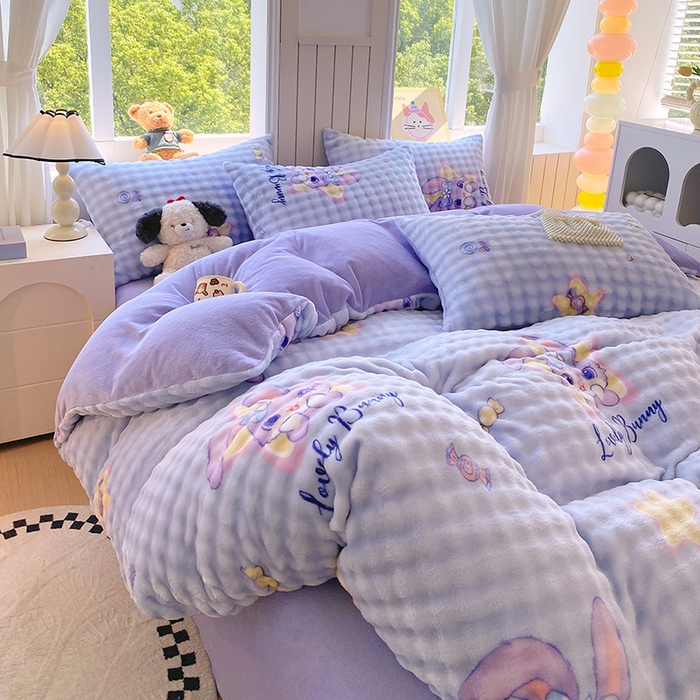 91家纺网 家纺一手货源 找家纺 艾橙 2025新款泡泡牛奶绒加厚保暖印花四件套 五星兔兔