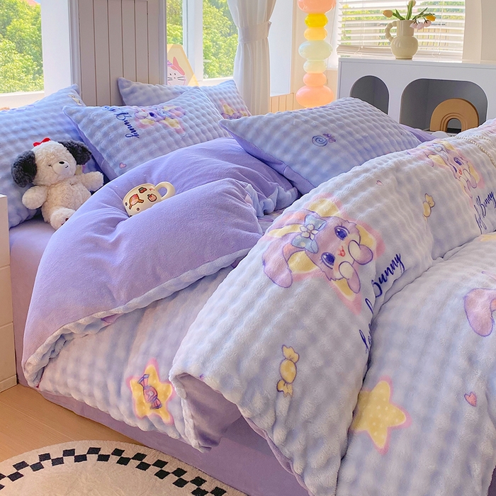 91家纺网 家纺一手货源 找家纺 艾橙 2025新款泡泡牛奶绒加厚保暖印花四件套 五星兔兔