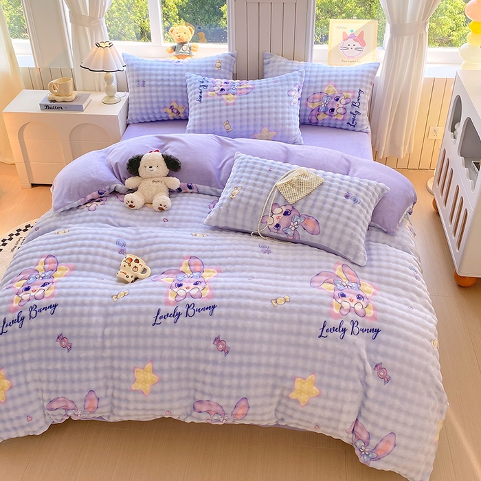 91家纺网 家纺一手货源 找家纺 艾橙 2025新款泡泡牛奶绒加厚保暖印花四件套 五星兔兔