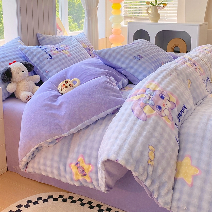 91家纺网 家纺一手货源 找家纺 艾橙 2025新款泡泡牛奶绒加厚保暖印花四件套 五星兔兔