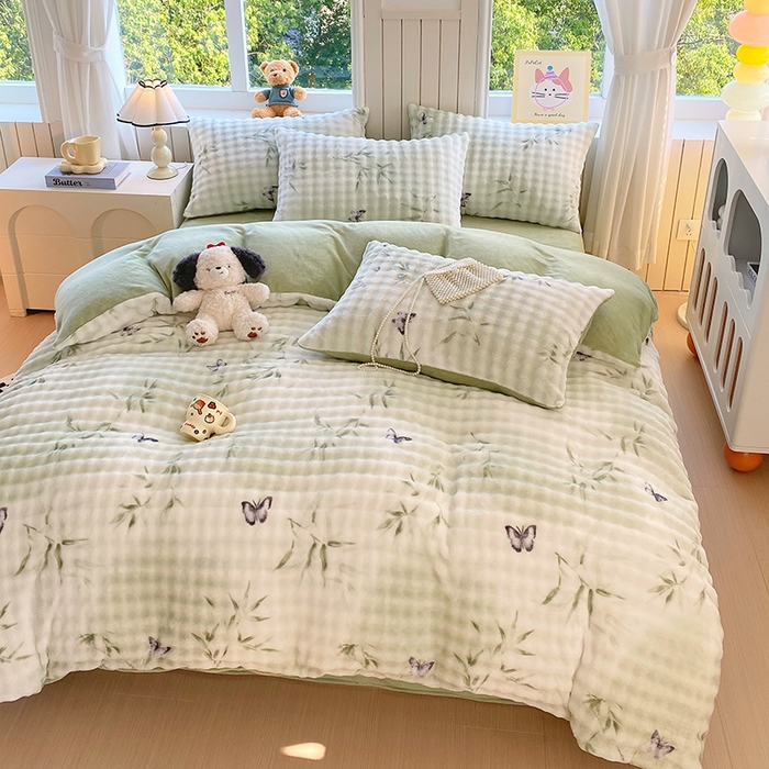 91家纺网 家纺一手货源 找家纺 艾橙 2025新款泡泡牛奶绒加厚保暖印花四件套 竹叶蝴蝶