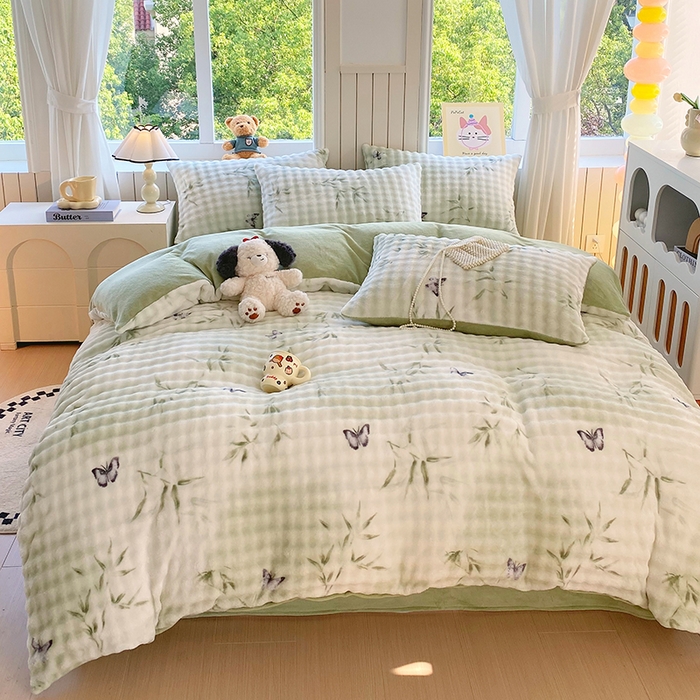 91家纺网 家纺一手货源 找家纺 艾橙 2025新款泡泡牛奶绒加厚保暖印花四件套 竹叶蝴蝶