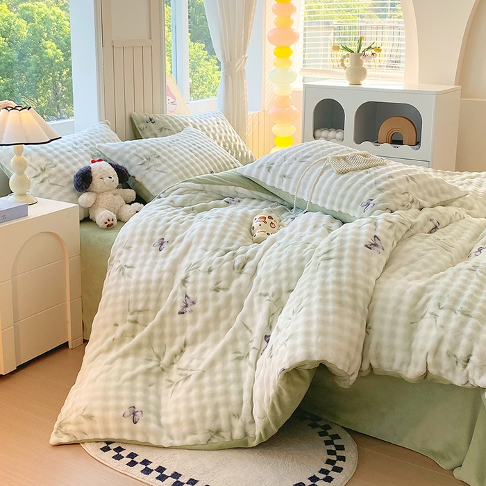 91家纺网 家纺一手货源 找家纺 艾橙 2025新款泡泡牛奶绒加厚保暖印花四件套 竹叶蝴蝶