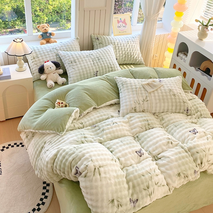 91家纺网 家纺一手货源 找家纺 艾橙 2025新款泡泡牛奶绒加厚保暖印花四件套 竹叶蝴蝶