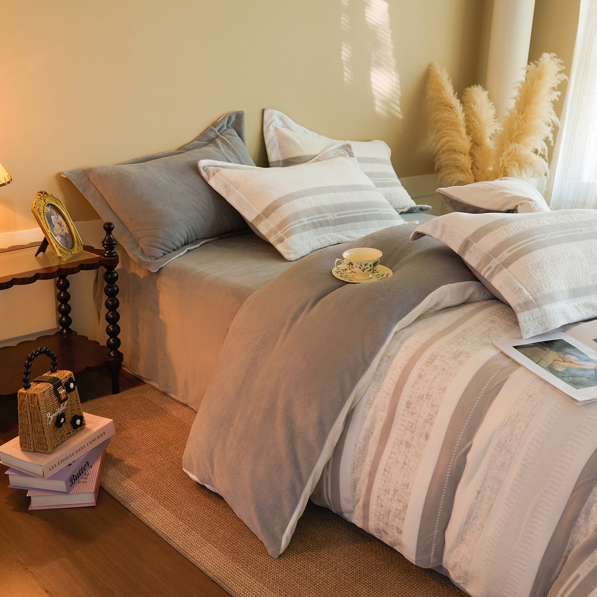 91家纺网 家纺一手货源 找家纺 菡宝 【主推第三批 带质检报告】A类全消光230g雕花绒牛奶绒四件套支持定制定做尺寸 绅士条纹