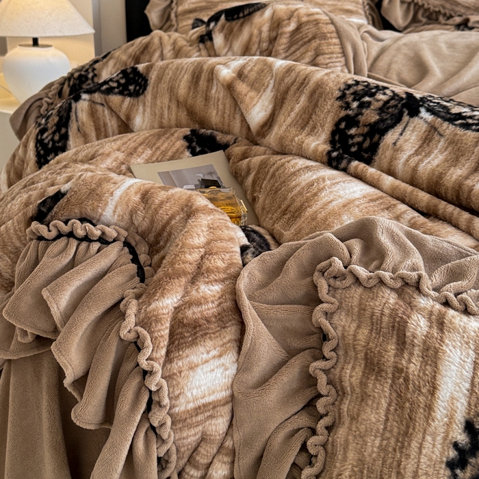 91家纺网 家纺一手货源 找家纺 米莱家纺 2025新款兔毛绒法式花边四件套 梦蝶