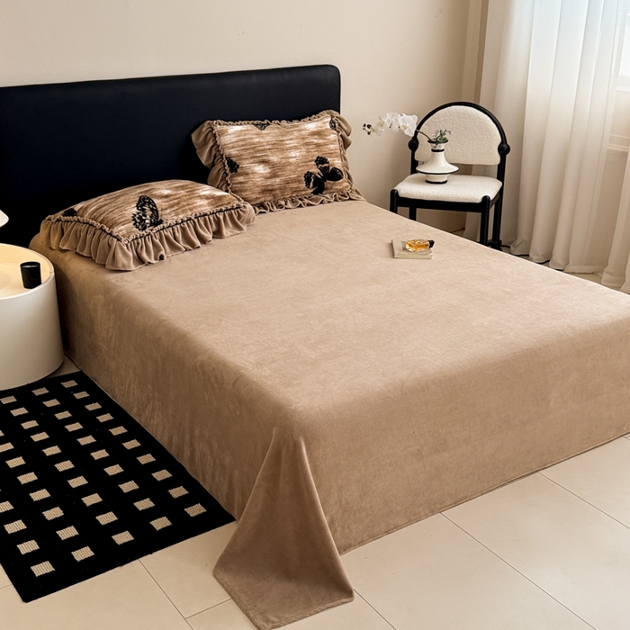 91家纺网 家纺一手货源 找家纺 米莱家纺 2025新款兔毛绒法式花边四件套 梦蝶