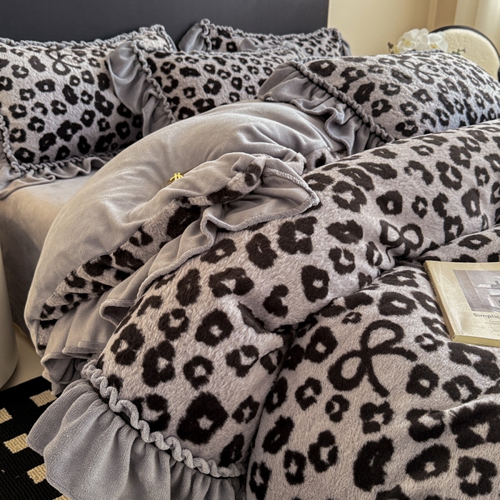 米莱家纺 2025新款兔毛绒法式花边四件套 豹纹-灰