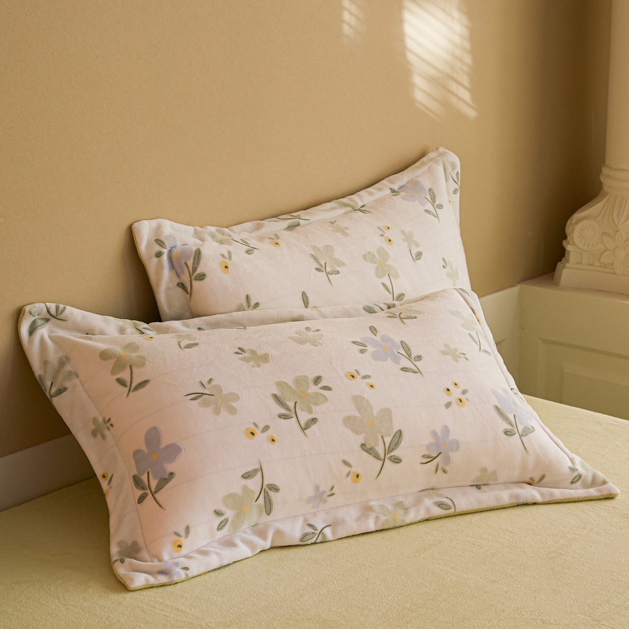 91家纺网 家纺一手货源 找家纺 菡宝 【主推第三批 带质检报告】A类全消光230g雕花绒牛奶绒四件套支持定制定做尺寸 邂逅