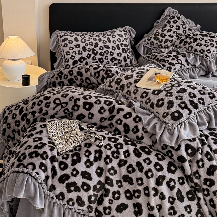 91家纺网 家纺一手货源 找家纺 米莱家纺 2025新款兔毛绒法式花边四件套 豹纹-灰