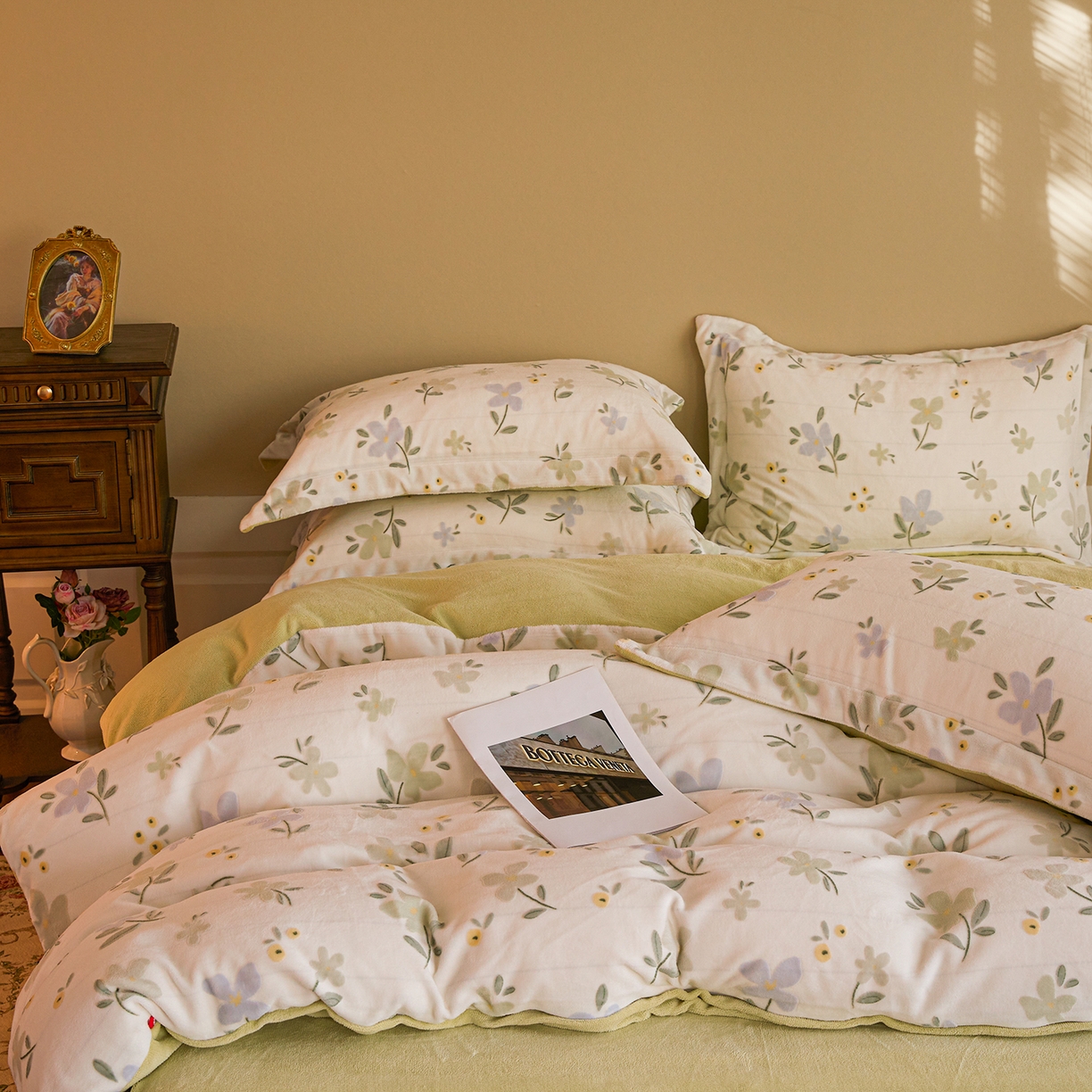 91家纺网 家纺一手货源 找家纺 菡宝 【主推第三批 带质检报告】A类全消光230g雕花绒牛奶绒四件套支持定制定做尺寸 邂逅