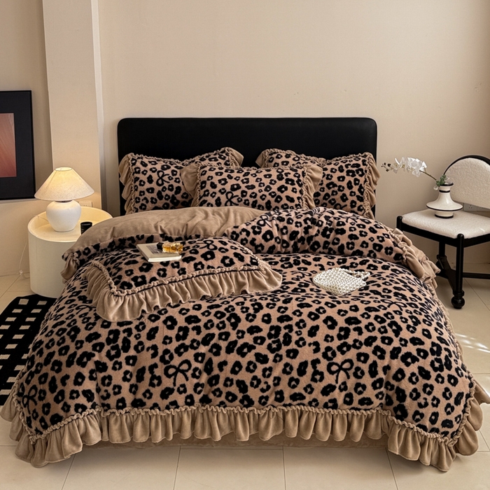 91家纺网 家纺一手货源 找家纺 米莱家纺 2025新款兔毛绒法式花边四件套 豹纹-咖