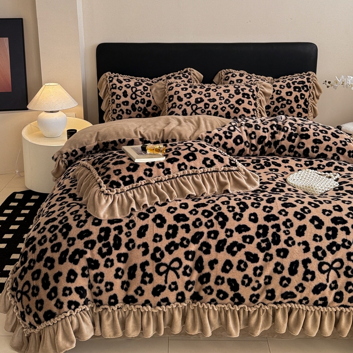 91家纺网 家纺一手货源 找家纺 米莱家纺 2025新款兔毛绒法式花边四件套 豹纹-咖