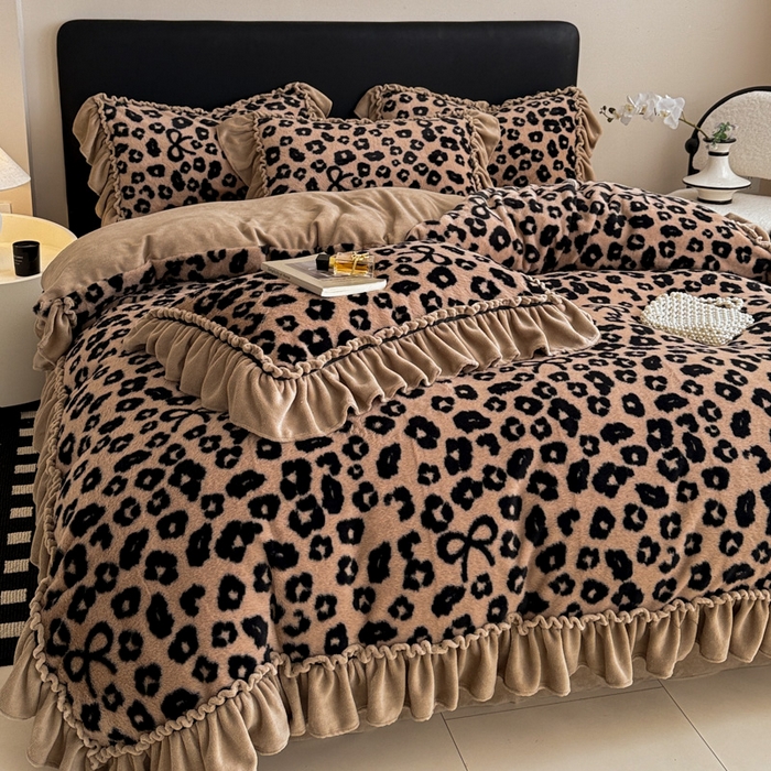 91家纺网 家纺一手货源 找家纺 米莱家纺 2025新款兔毛绒法式花边四件套 豹纹-咖