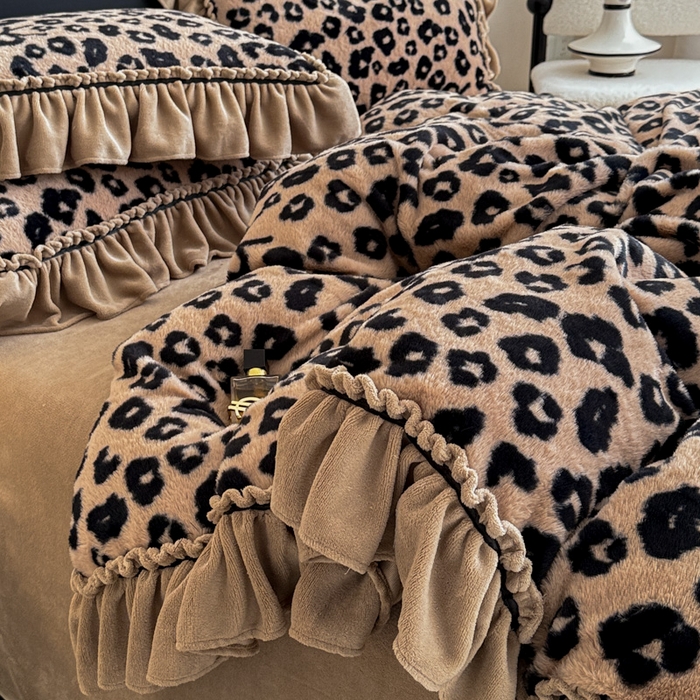 91家纺网 家纺一手货源 找家纺 米莱家纺 2025新款兔毛绒法式花边四件套 豹纹-咖