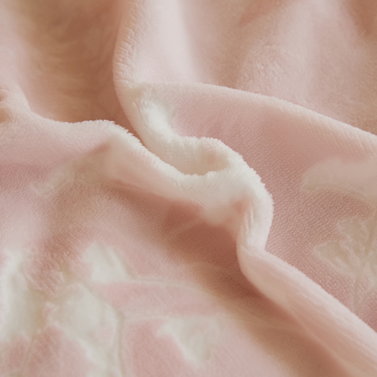 91家纺网 家纺一手货源 找家纺 菡宝 【主推第三批 带质检报告】A类全消光230g雕花绒牛奶绒四件套支持定制定做尺寸 叶伴芬芳