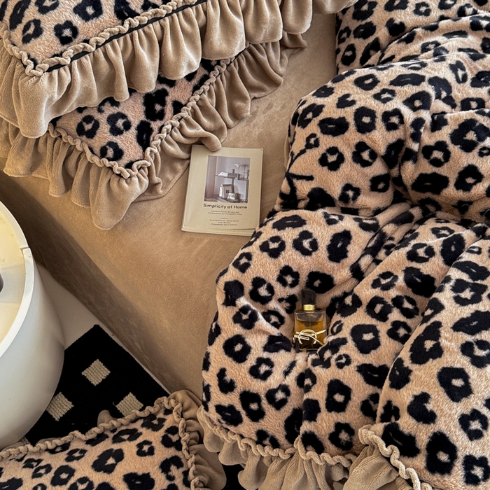 91家纺网 家纺一手货源 找家纺 米莱家纺 2025新款兔毛绒法式花边四件套 豹纹-咖