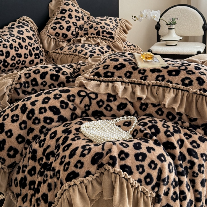 91家纺网 家纺一手货源 找家纺 米莱家纺 2025新款兔毛绒法式花边四件套 豹纹-咖