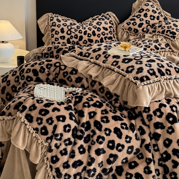 91家纺网 家纺一手货源 找家纺 米莱家纺 2025新款兔毛绒法式花边四件套 豹纹-咖