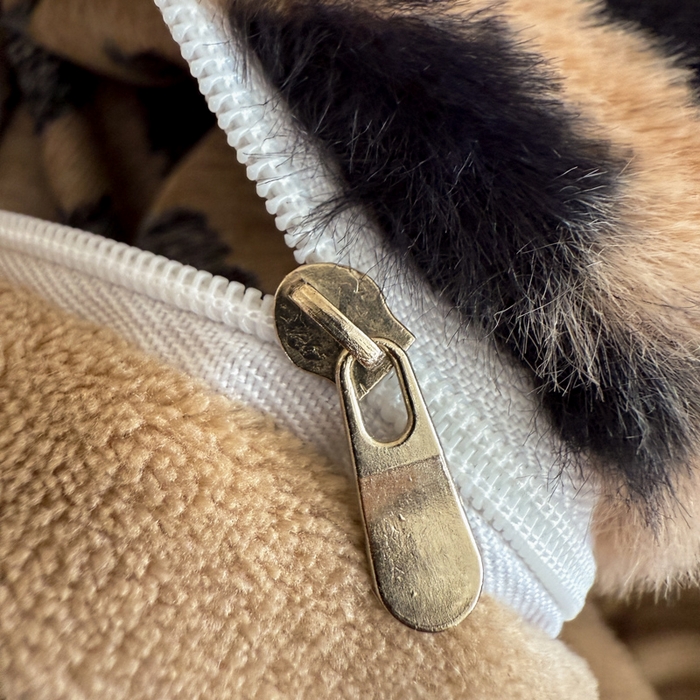 91家纺网 家纺一手货源 找家纺 米莱家纺 2025新款兔毛绒法式花边四件套 豹纹-咖