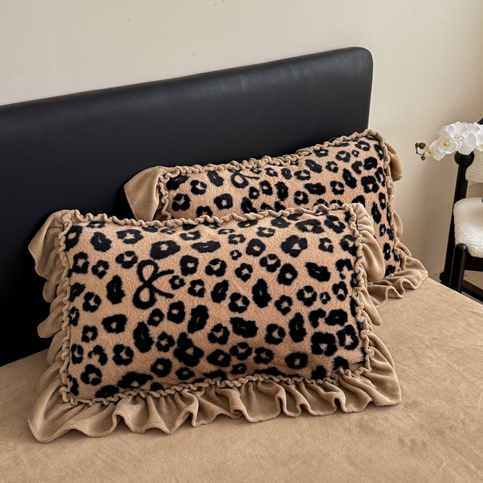 91家纺网 家纺一手货源 找家纺 米莱家纺 2025新款兔毛绒法式花边四件套 豹纹-咖