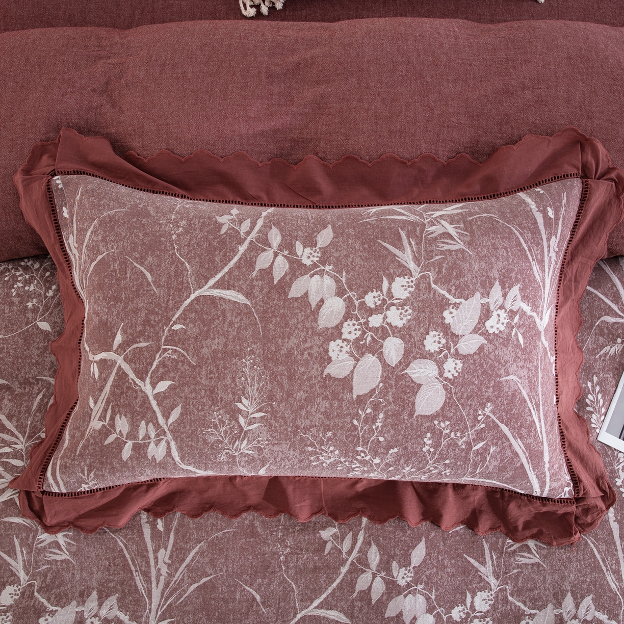 91家纺网 家纺一手货源 找家纺 （总）鲁爱家纺供货 2025新款全棉色织提花（花边镂空款）四件套