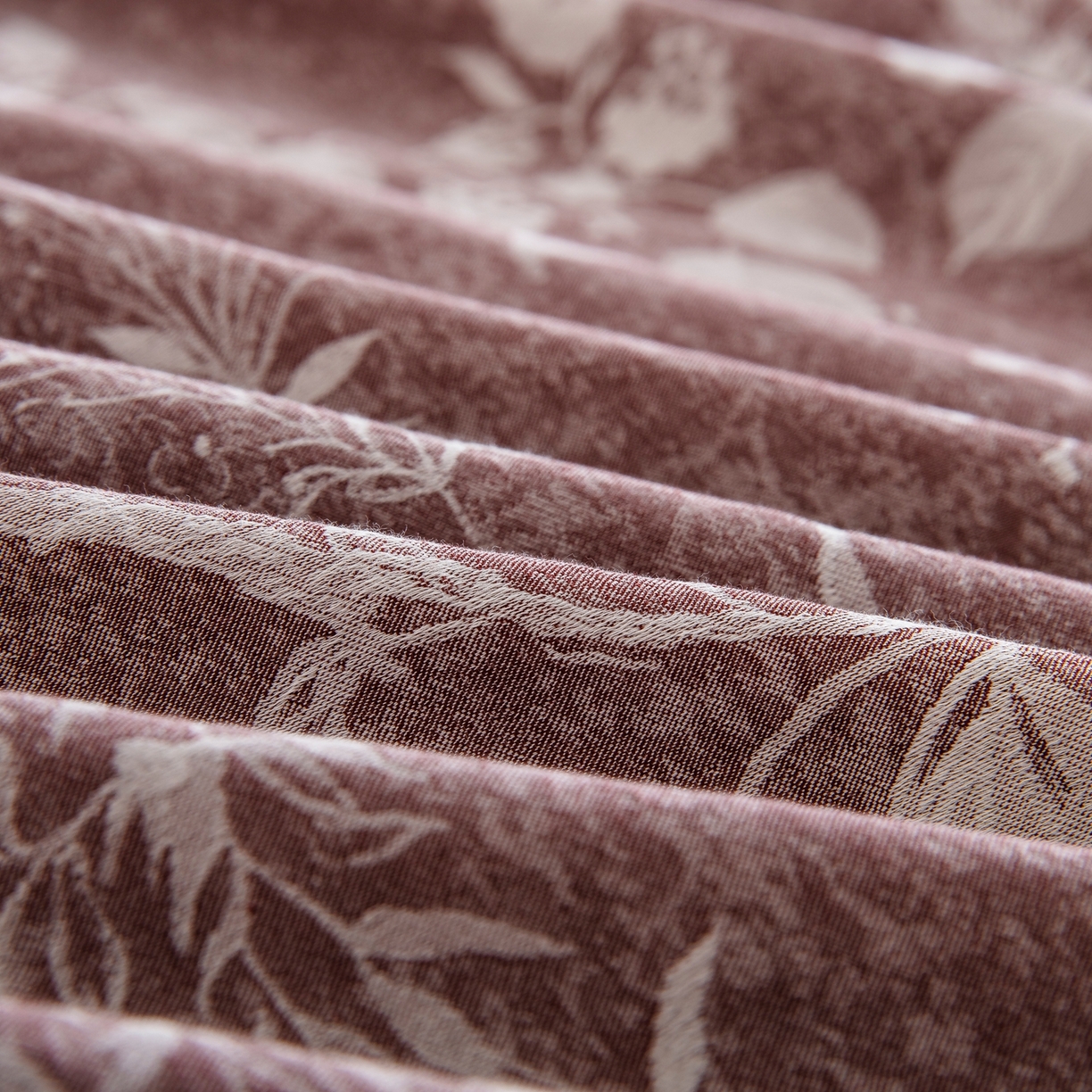 91家纺网 家纺一手货源 找家纺 （总）鲁爱家纺供货 2025新款全棉色织提花（花边镂空款）四件套