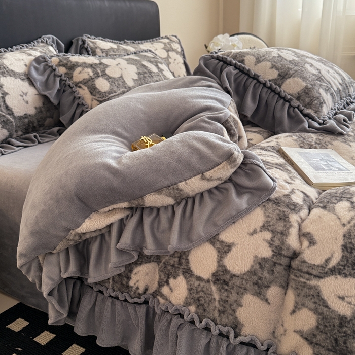 91家纺网 家纺一手货源 找家纺 米莱家纺 2025新款兔毛绒法式花边四件套 布拉格