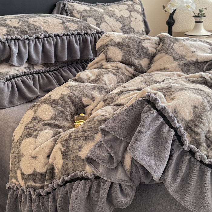 91家纺网 家纺一手货源 找家纺 米莱家纺 2025新款兔毛绒法式花边四件套 布拉格