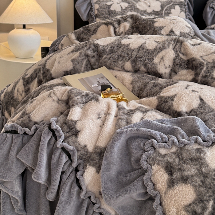 91家纺网 家纺一手货源 找家纺 米莱家纺 2025新款兔毛绒法式花边四件套 布拉格