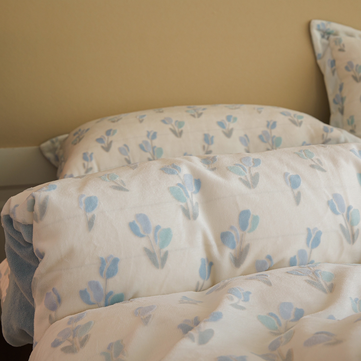 91家纺网 家纺一手货源 找家纺 菡宝 【主推第三批 带质检报告】A类全消光230g雕花绒牛奶绒四件套支持定制定做尺寸 郁金香