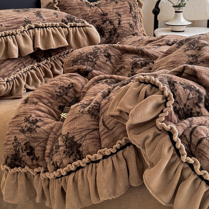 91家纺网 家纺一手货源 找家纺 米莱家纺 2025新款兔毛绒法式花边四件套 春野