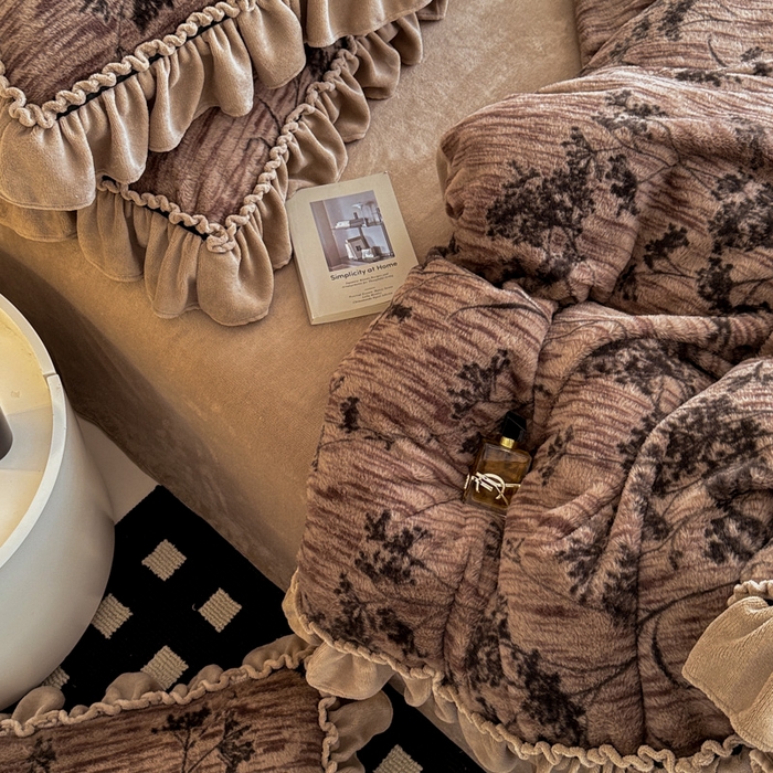 91家纺网 家纺一手货源 找家纺 米莱家纺 2025新款兔毛绒法式花边四件套 春野