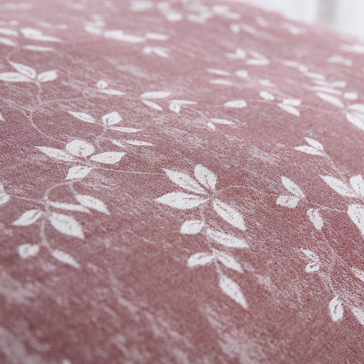 91家纺网 家纺一手货源 找家纺 鲁爱家纺供货 2025新款全棉色织提花（花边镂空款）四件套 甜梦-豆沙