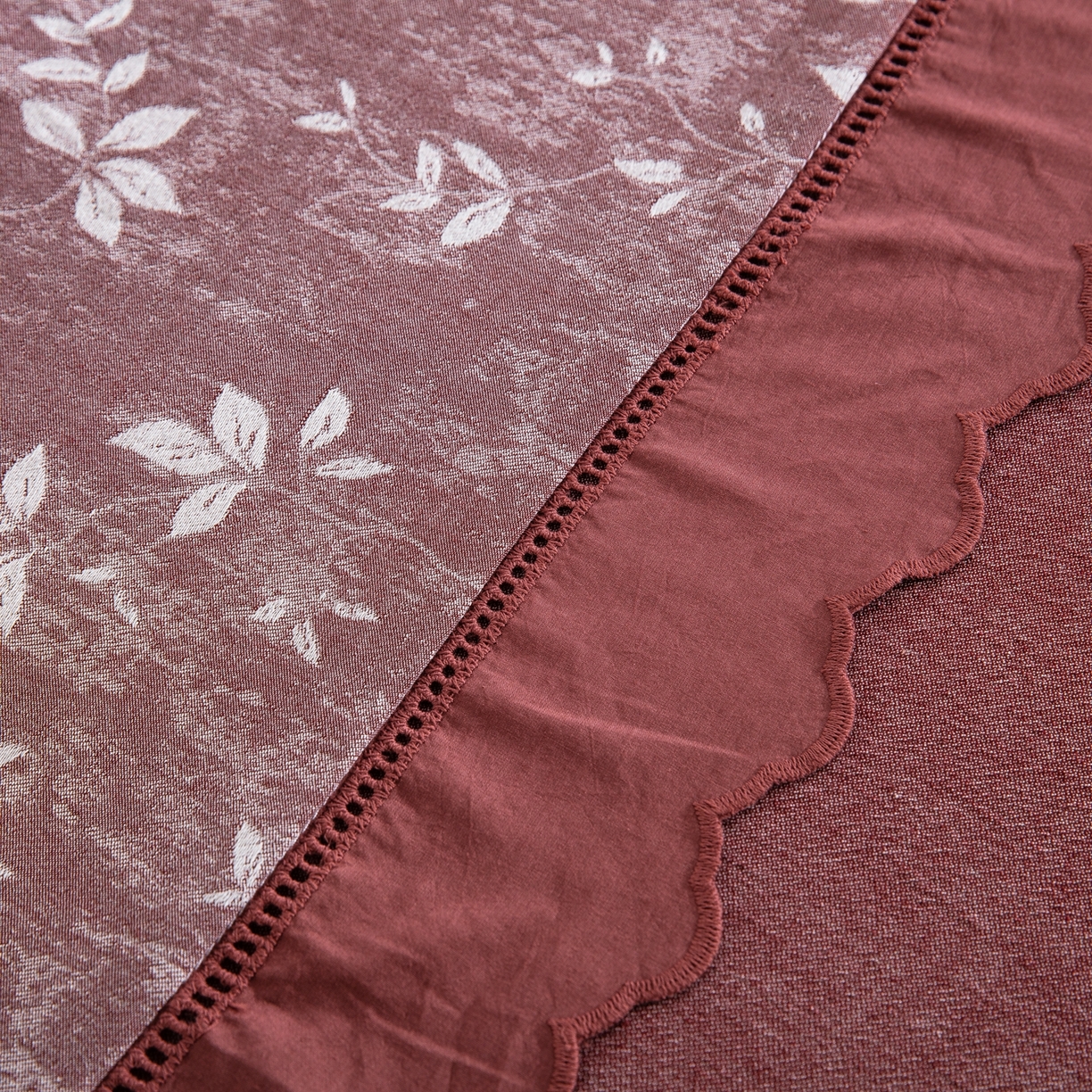 91家纺网 家纺一手货源 找家纺 鲁爱家纺供货 2025新款全棉色织提花（花边镂空款）四件套 甜梦-豆沙