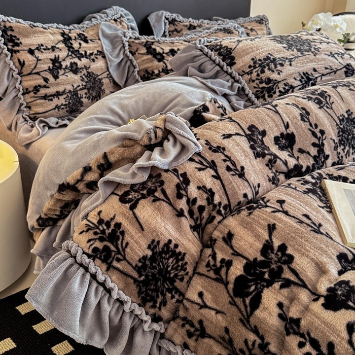 91家纺网 家纺一手货源 找家纺 米莱家纺 2025新款兔毛绒法式花边四件套 芳华