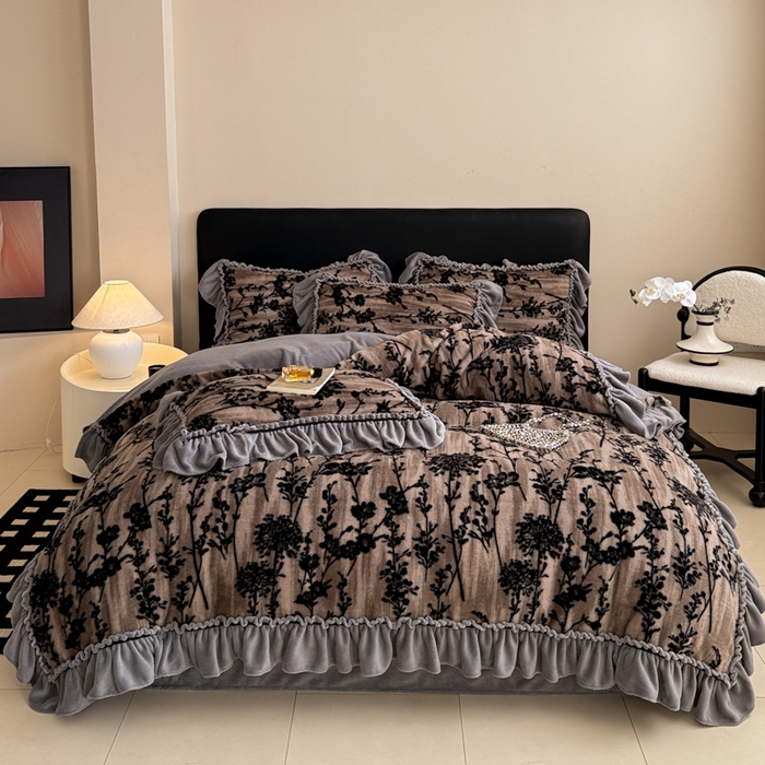 91家纺网 家纺一手货源 找家纺 米莱家纺 2025新款兔毛绒法式花边四件套 芳华