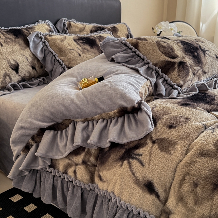 91家纺网 家纺一手货源 找家纺 米莱家纺 2025新款兔毛绒法式花边四件套 花颜