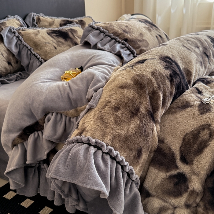 91家纺网 家纺一手货源 找家纺 米莱家纺 2025新款兔毛绒法式花边四件套 花颜