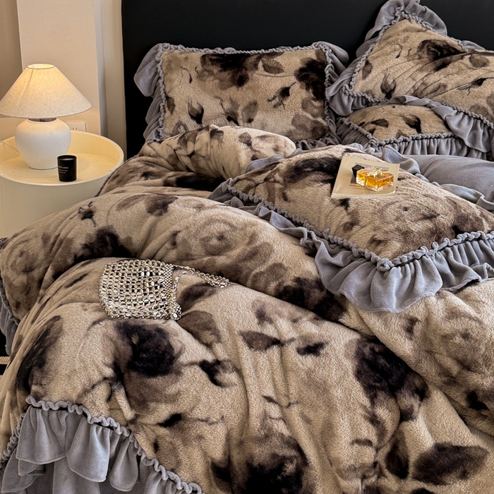 91家纺网 家纺一手货源 找家纺 米莱家纺 2025新款兔毛绒法式花边四件套 花颜