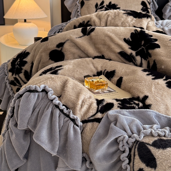 91家纺网 家纺一手货源 找家纺 米莱家纺 2025新款兔毛绒法式花边四件套 欧若拉