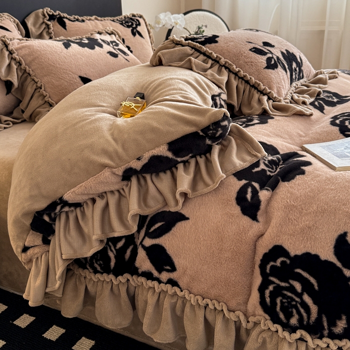 91家纺网 家纺一手货源 找家纺 米莱家纺 2025新款兔毛绒法式花边四件套 倾城