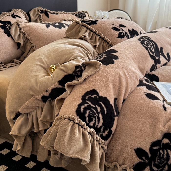 91家纺网 家纺一手货源 找家纺 米莱家纺 2025新款兔毛绒法式花边四件套 倾城