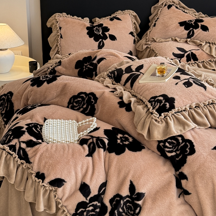 91家纺网 家纺一手货源 找家纺 米莱家纺 2025新款兔毛绒法式花边四件套 倾城