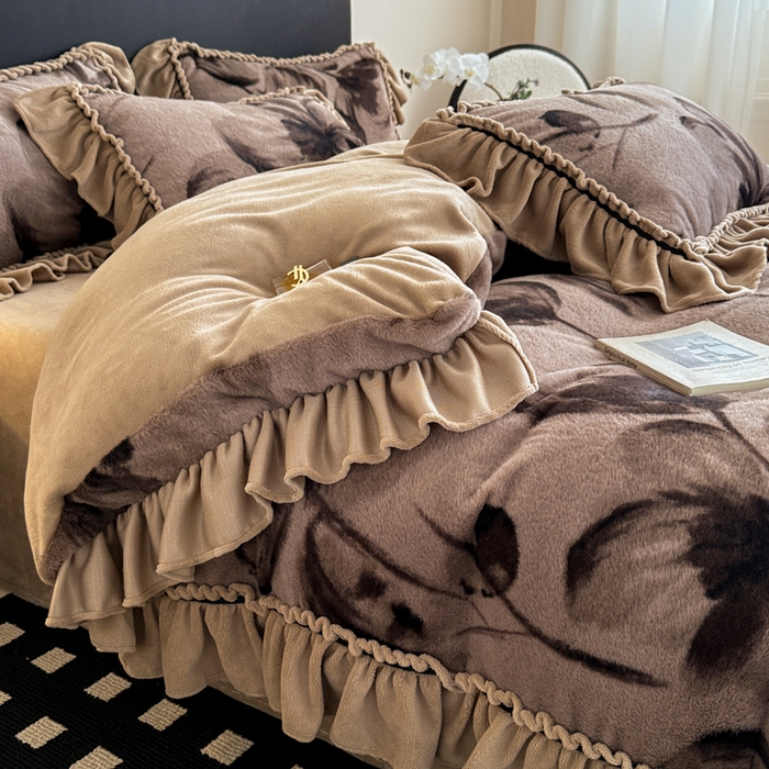 91家纺网 家纺一手货源 找家纺 米莱家纺 2025新款兔毛绒法式花边四件套 山茶